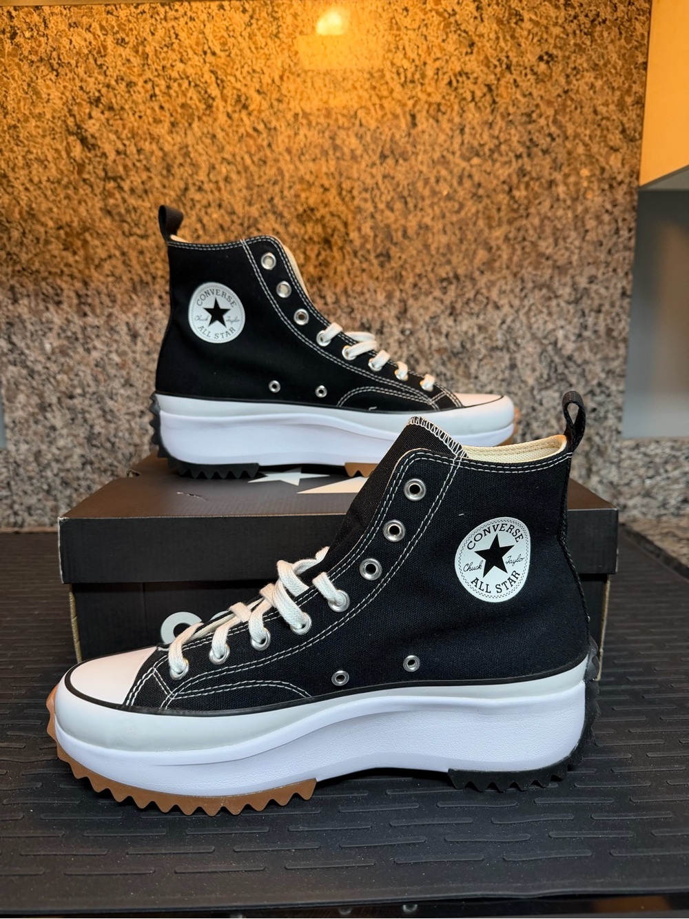 Converse Run Star Hike Hi Black White Platform Sneakers Men’s 10 Women’s 11.5 - Picture 2 of 7